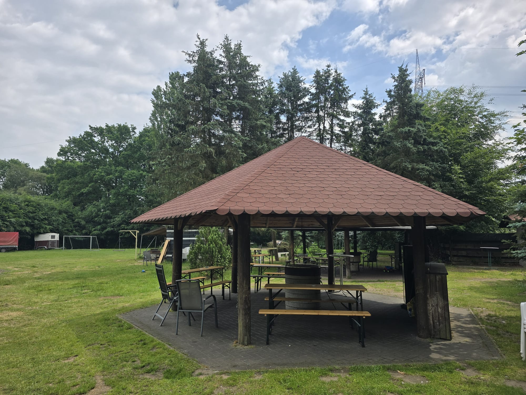Grillplatz mit Pavillon